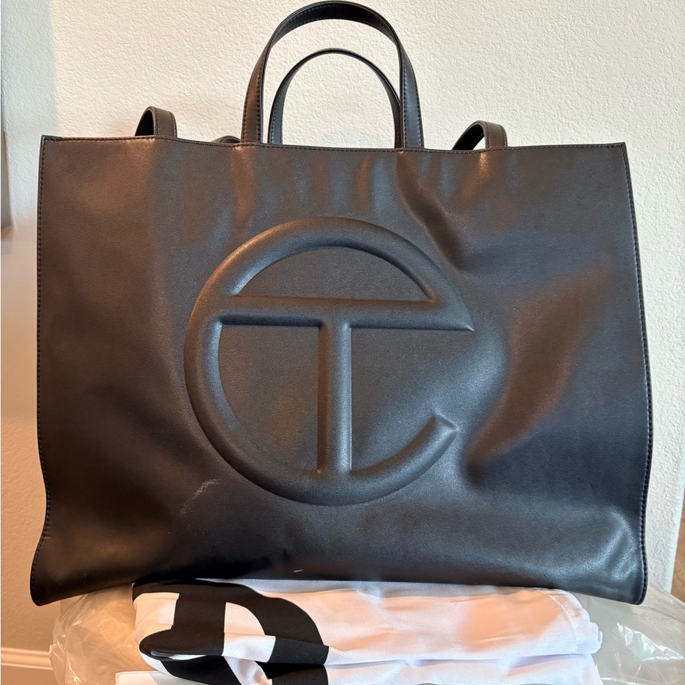 Telfar Large Shopping Bag – Black (Vegan Leather)